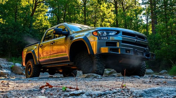 Astuces essentielles pour louer un pick-up idéal pour l'aventure